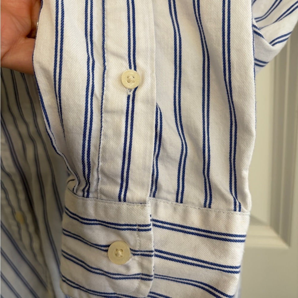 Excellent condition Chaps size L Men's White and Blue Striped Button Down Shirt - Picture 7 of 11